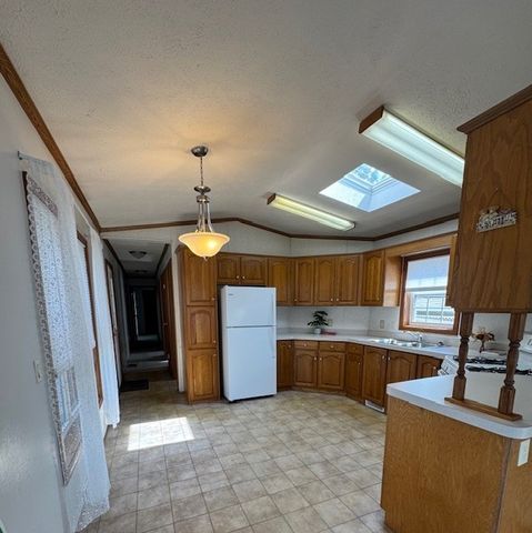 822 Oakbrook Drive, Crystal Lake, IL 60014