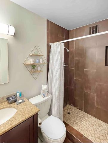 6558 E 2nd Street, Scottsdale, AZ 85251