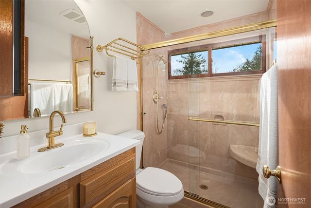 17027 136th Place SE, Renton, WA 98058