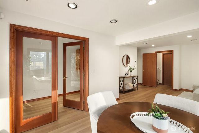 17027 136th Place SE, Renton, WA 98058