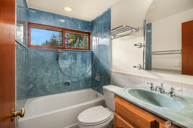 17027 136th Place SE, Renton, WA 98058