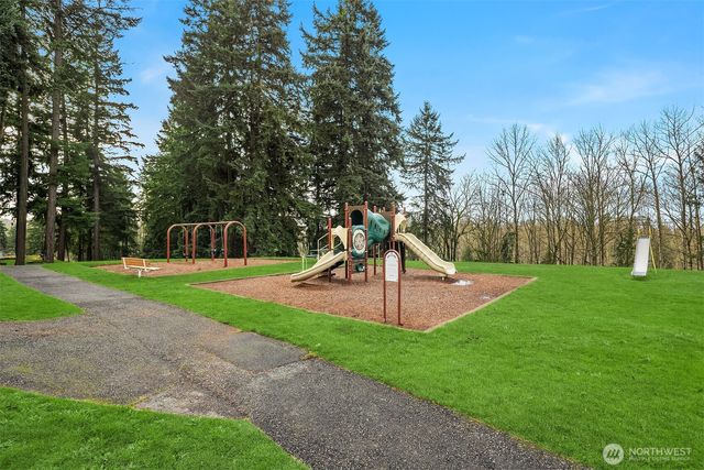 17027 136th Place SE, Renton, WA 98058