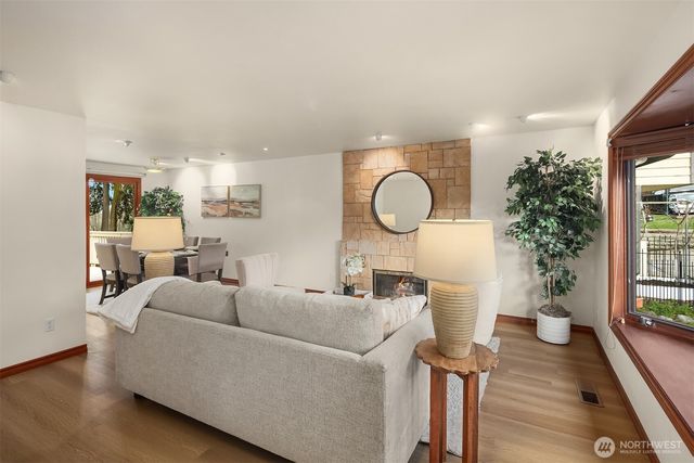 17027 136th Place SE, Renton, WA 98058