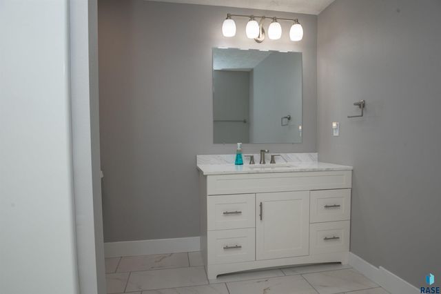 5816 W Teem St Street, Sioux Falls, SD 57107