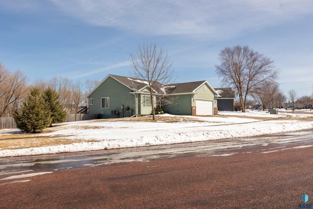 5816 W Teem St Street, Sioux Falls, SD 57107