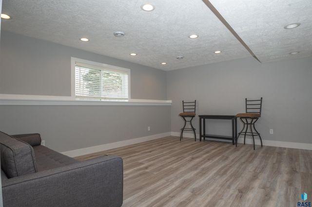 5816 W Teem St Street, Sioux Falls, SD 57107