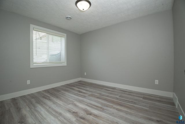 5816 W Teem St Street, Sioux Falls, SD 57107