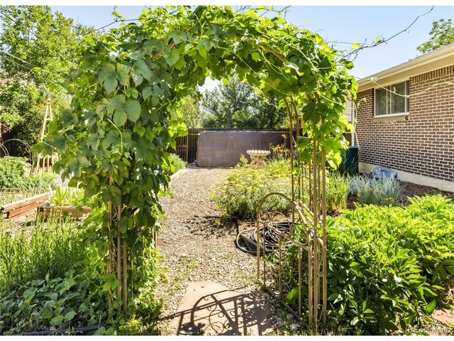 6585 E Colorado Dr, Denver, CO 80224