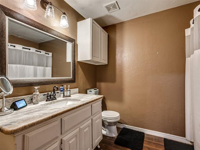 29353 Oklahoma Street, Harrah, OK 73045