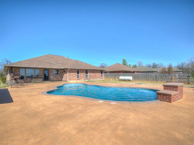 29353 Oklahoma Street, Harrah, OK 73045