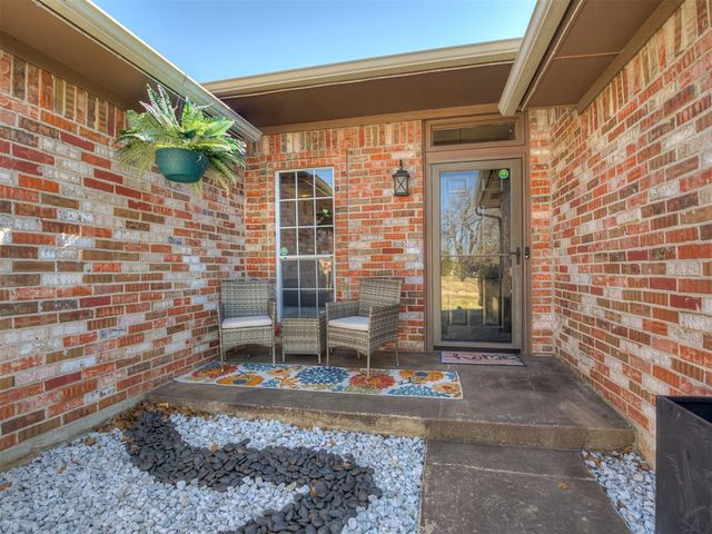 29353 Oklahoma Street, Harrah, OK 73045