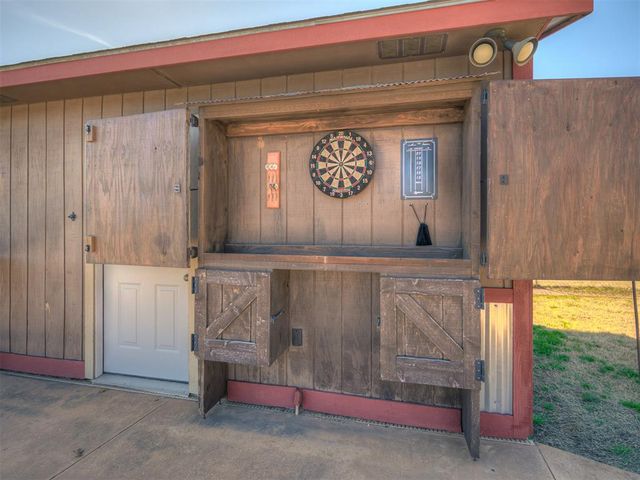 29353 Oklahoma Street, Harrah, OK 73045