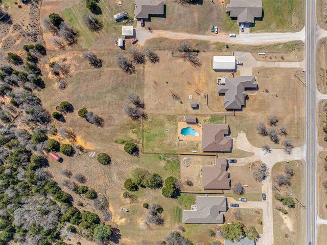 29353 Oklahoma Street, Harrah, OK 73045