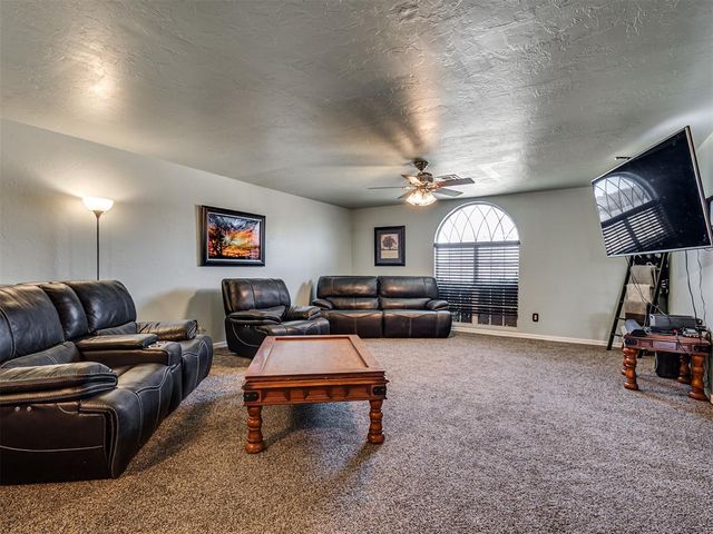 29353 Oklahoma Street, Harrah, OK 73045
