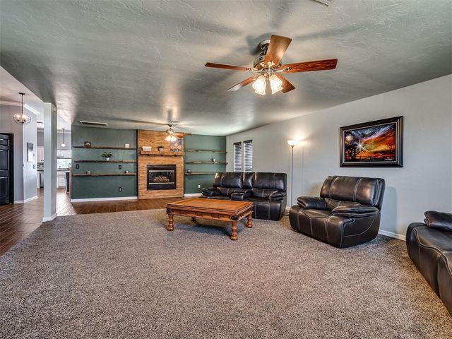 29353 Oklahoma Street, Harrah, OK 73045