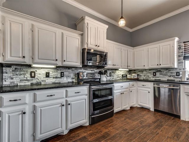 29353 Oklahoma Street, Harrah, OK 73045