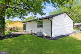 4401 HAMILTON DR, Woodbridge, VA 22193