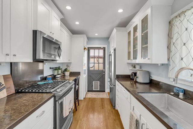 1500 33rd St, Sacramento, CA 95816