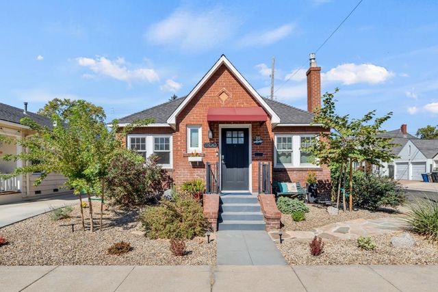 1500 33rd St, Sacramento, CA 95816