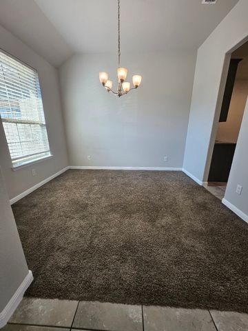 515 Golden Bell Drive, Glenn Heights, TX 75154