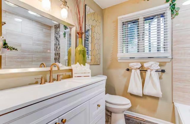 1630 Weymouth Street, West Bloomfield, MI 48324