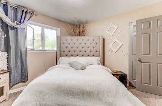 1630 Weymouth Street, West Bloomfield, MI 48324