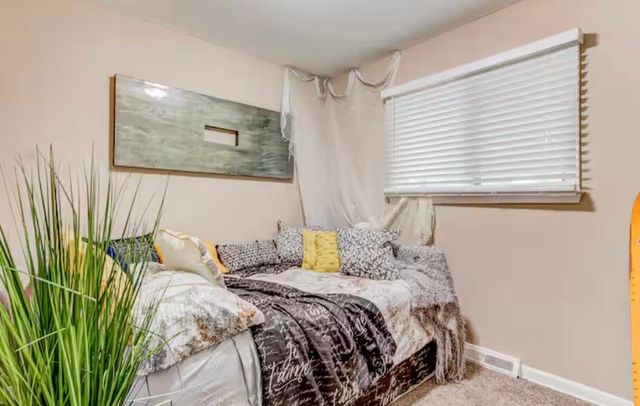 1630 Weymouth Street, West Bloomfield, MI 48324