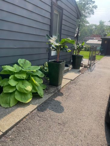 1630 Weymouth Street, West Bloomfield, MI 48324