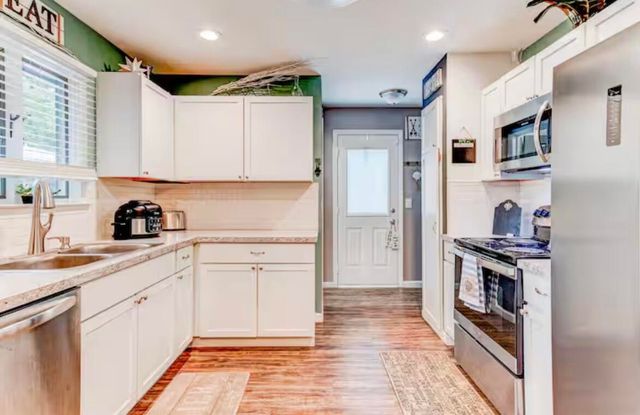 1630 Weymouth Street, West Bloomfield, MI 48324