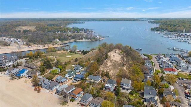 2448 Blue Bell Court, Macatawa, MI 49434