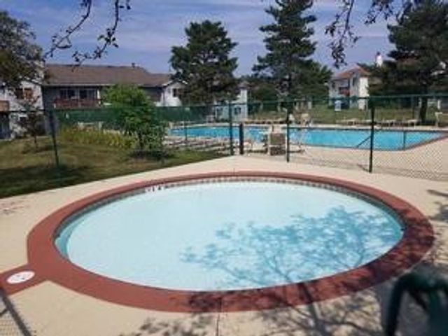 753 Candleridge Court C2, Bartlett, IL 60103