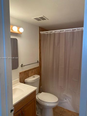 16465 NE 22nd Avenue 118, North Miami Beach, FL 33160