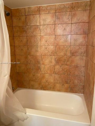 16465 NE 22nd Avenue 118, North Miami Beach, FL 33160