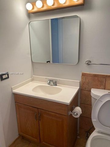 16465 NE 22nd Avenue 118, North Miami Beach, FL 33160