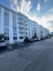 16465 NE 22nd Avenue 118, North Miami Beach, FL 33160