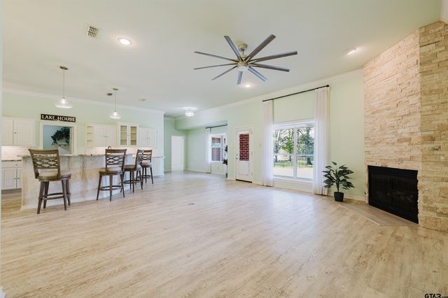 713 County Road 3608, Bullard, TX 75757