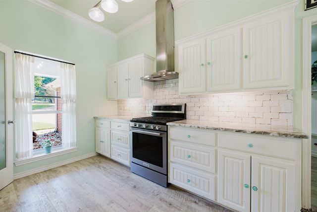 713 County Road 3608, Bullard, TX 75757