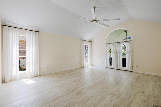 713 County Road 3608, Bullard, TX 75757