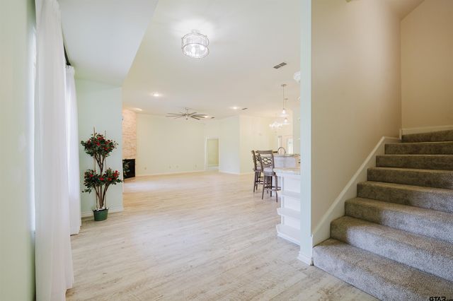 713 County Road 3608, Bullard, TX 75757