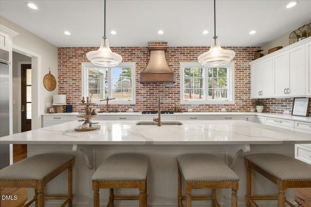 10 Sourwood Court, Youngsville, NC 27596