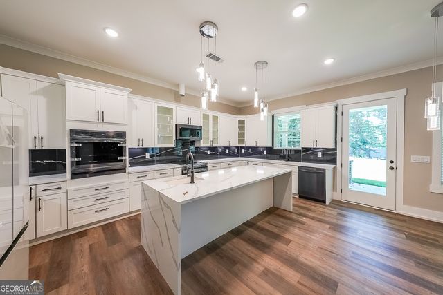 1360 Dickens Road NW, Lilburn, GA 30047