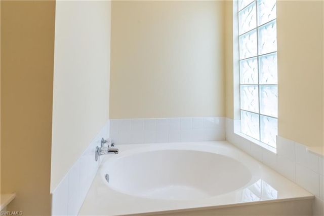 7337 Donatello CT, Naples, FL 34114