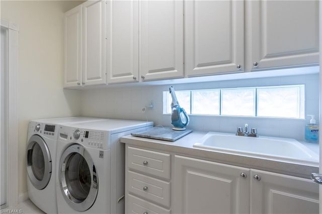 7337 Donatello CT, Naples, FL 34114