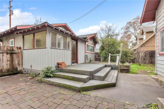 1220 Chestnut Street, Chico, CA 95928