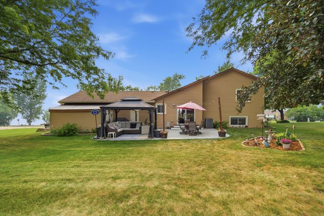 7616 Peltier Lake Drive, Lino Lakes, MN 55038