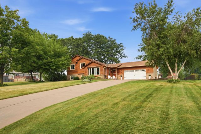 7616 Peltier Lake Drive, Lino Lakes, MN 55038