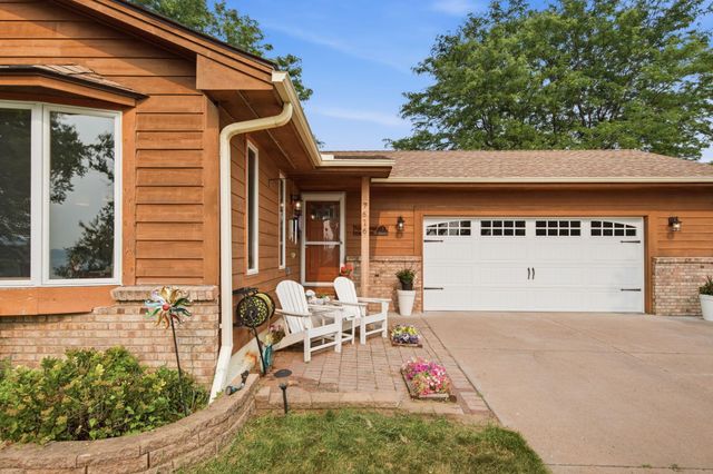 7616 Peltier Lake Drive, Lino Lakes, MN 55038