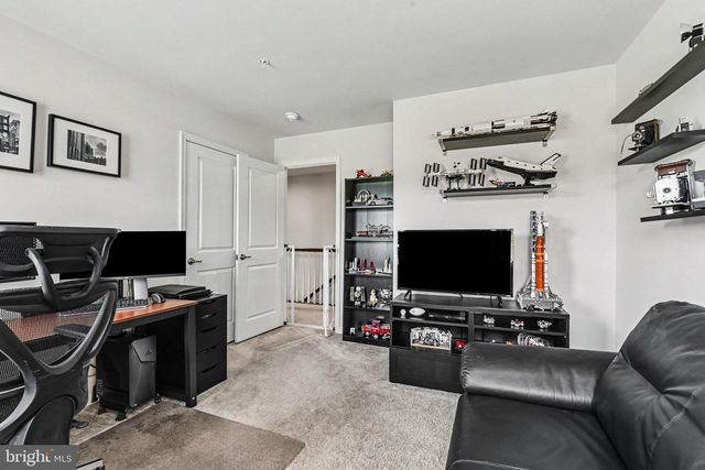 4335 SECRETARIAT ST, Harrisburg, PA 17112