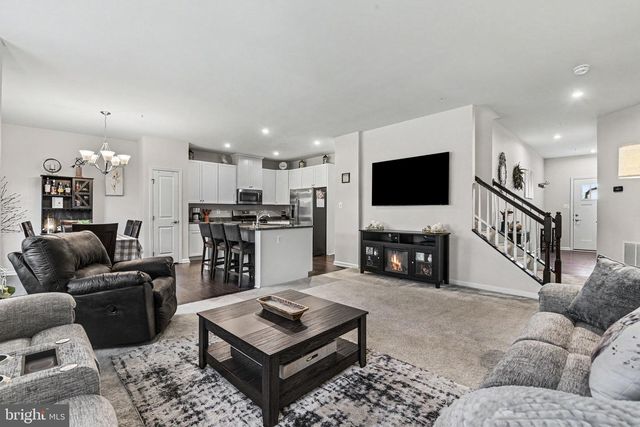 4335 SECRETARIAT ST, Harrisburg, PA 17112