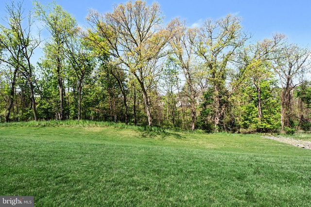 4335 SECRETARIAT ST, Harrisburg, PA 17112